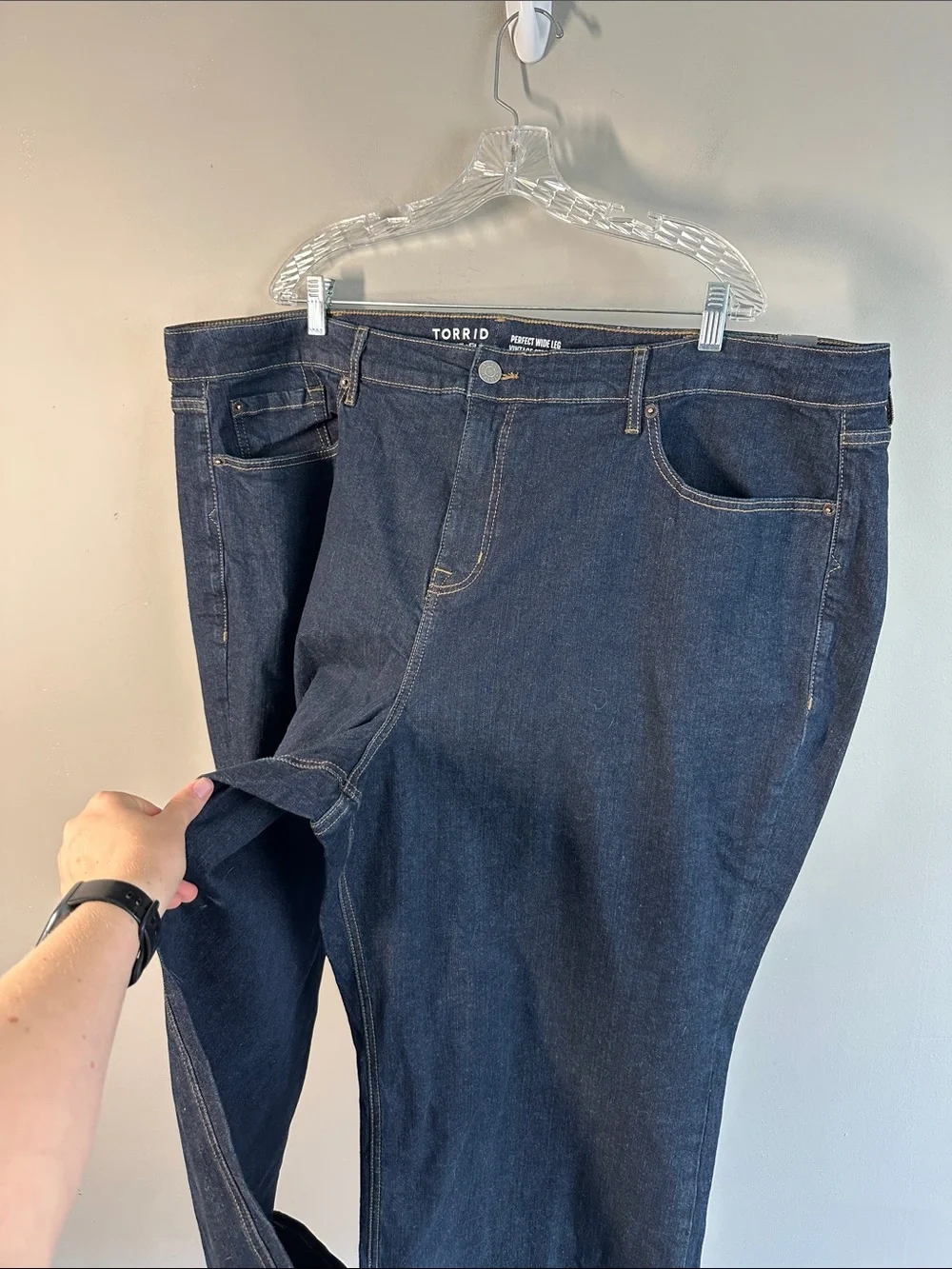 NWT Torrid Perfect Wide Leg Vintage Stretch Mid Rise Jeans Size 28S